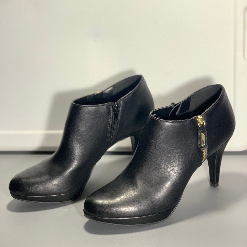 Liz Clairborne Black Ankle Boots